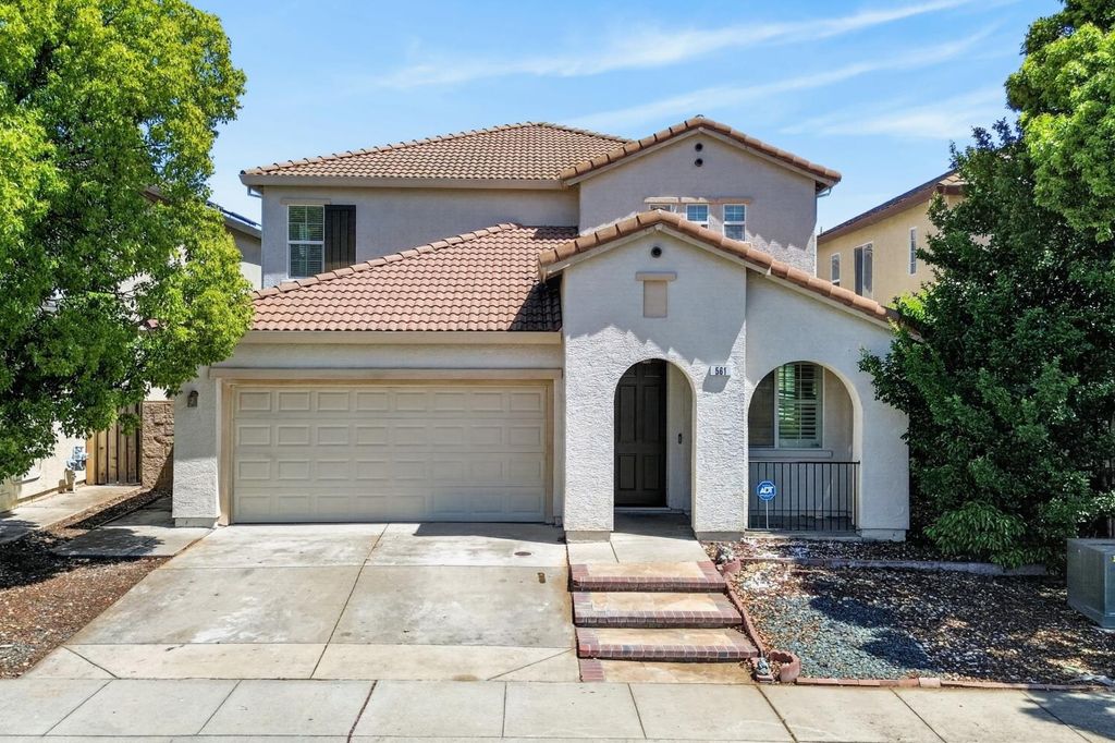 561 Greg Thatch Cir, Sacramento, CA 95835