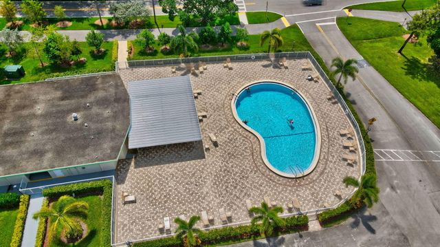 446 Richmond F, Deerfield Beach, FL 33442