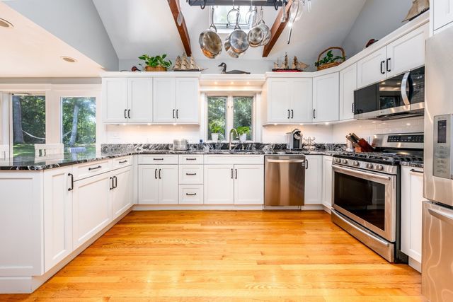 73 Desert Sands Ln, Yarmouth, MA 02675