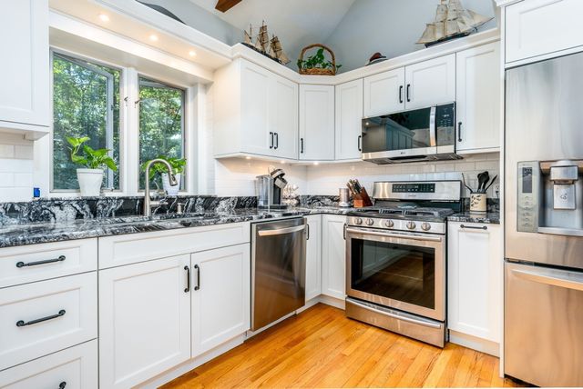 73 Desert Sands Ln, Yarmouth, MA 02675
