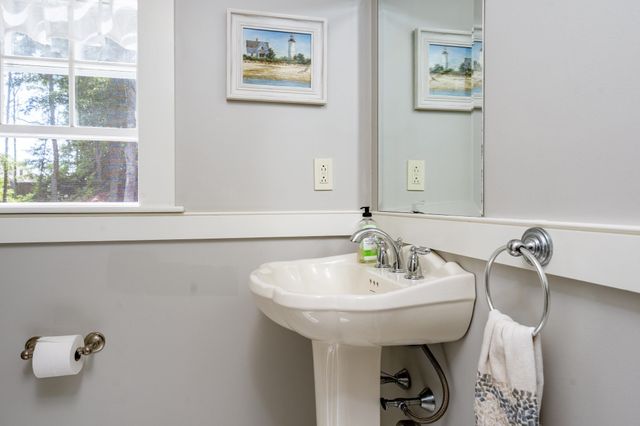 73 Desert Sands Ln, Yarmouth, MA 02675