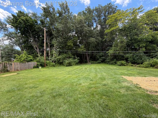 23736 Kim Drive, Clinton Charter Township, MI 48035
