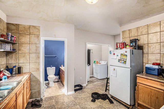 831 Vine Street, Lansing, MI 48912