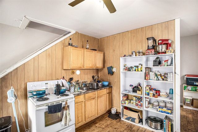 831 Vine Street, Lansing, MI 48912