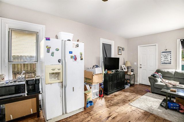 831 Vine Street, Lansing, MI 48912