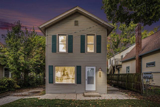 831 Vine Street, Lansing, MI 48912