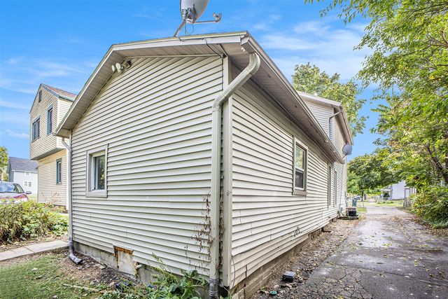 831 Vine Street, Lansing, MI 48912