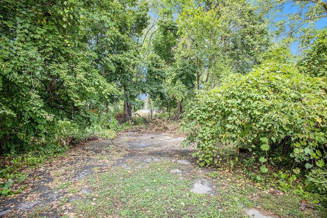 831 Vine Street, Lansing, MI 48912