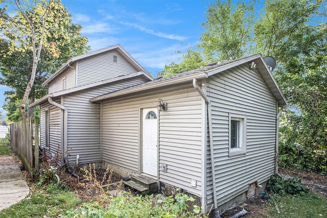 831 Vine Street, Lansing, MI 48912