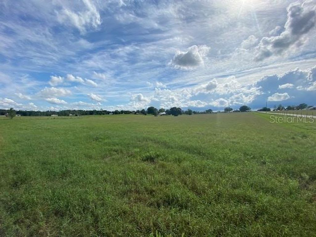 Image 6 of property listing at WHITE ROAD, Brooksville, FL 34602