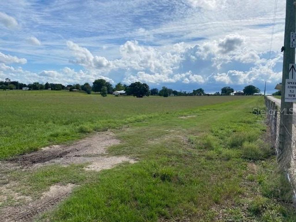 Image 9 of property listing at WHITE ROAD, Brooksville, FL 34602