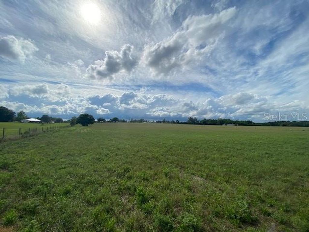 Image 10 of property listing at WHITE ROAD, Brooksville, FL 34602
