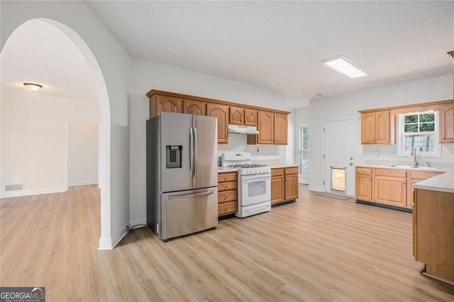 27 Shepherd Drive, Lithia Springs, GA 30122