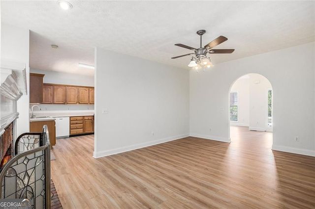 27 Shepherd Drive, Lithia Springs, GA 30122