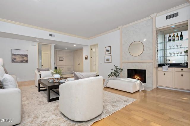 2329 Century Hill, Los Angeles, CA 90067