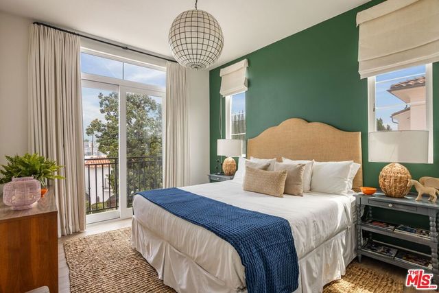 10742 Bloomfield Street, Toluca Lake, CA 91602