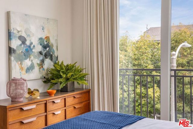 10742 Bloomfield Street, Toluca Lake, CA 91602