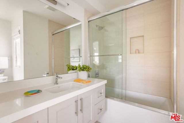 10742 Bloomfield Street, Toluca Lake, CA 91602
