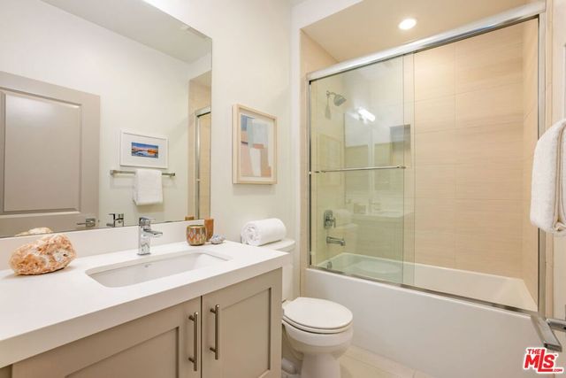 10742 Bloomfield Street, Toluca Lake, CA 91602