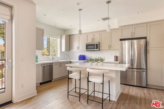 10742 Bloomfield Street, Toluca Lake, CA 91602