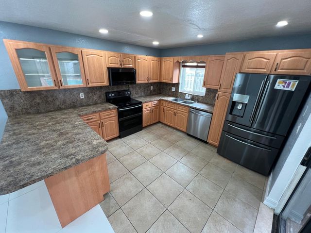 7099 NW 48th Court, Lauderhill, FL 33319