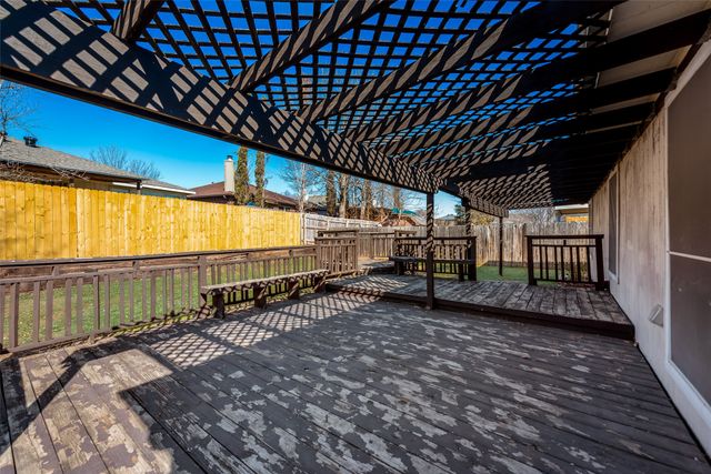 8129 Spruce Valley Drive, Fort Worth, TX 76137