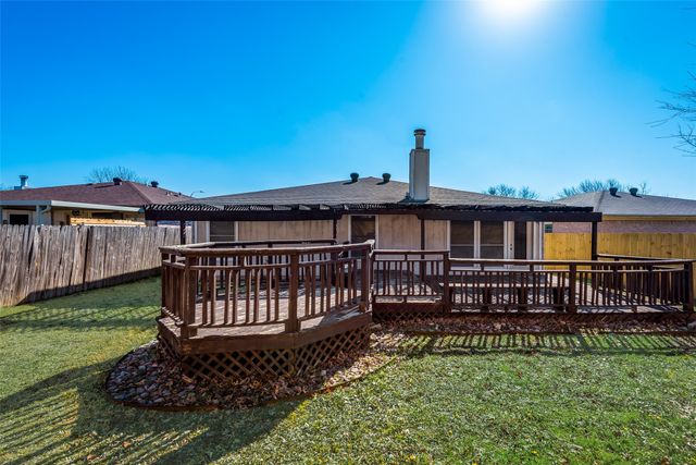 8129 Spruce Valley Drive, Fort Worth, TX 76137