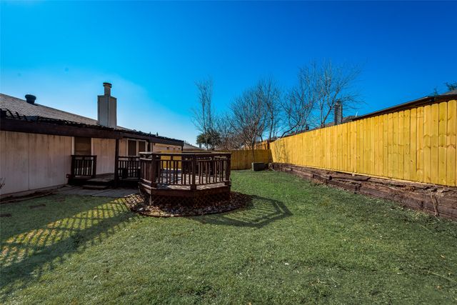 8129 Spruce Valley Drive, Fort Worth, TX 76137