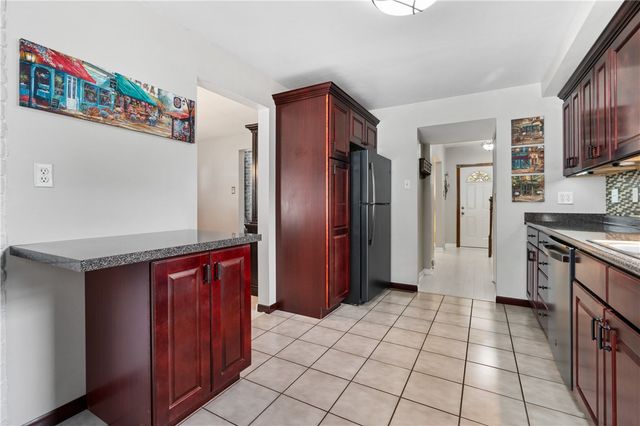 506 Liggett Ave, Forward Twp, PA 15063