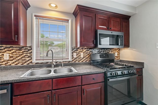 506 Liggett Ave, Forward Twp, PA 15063