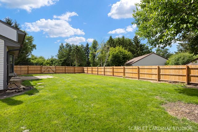 30W254 Bedford Lane, Warrenville, IL 60555