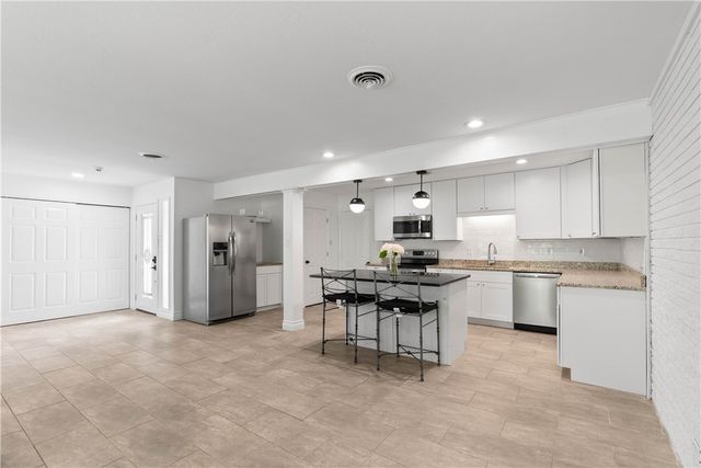 3237 Jamaica Dr, Corpus Christi, TX 78418