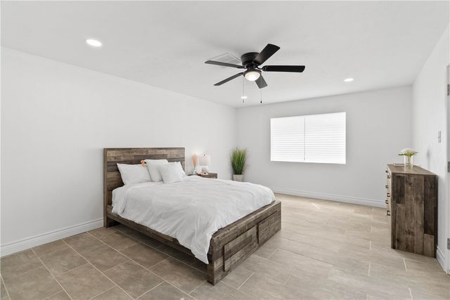 3237 Jamaica Dr, Corpus Christi, TX 78418