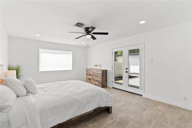 3237 Jamaica Dr, Corpus Christi, TX 78418