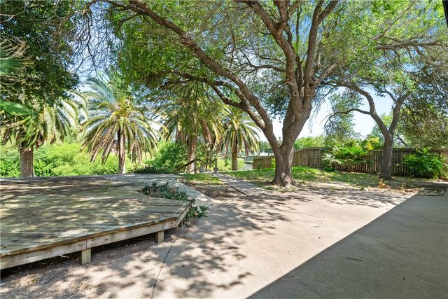 3237 Jamaica Dr, Corpus Christi, TX 78418