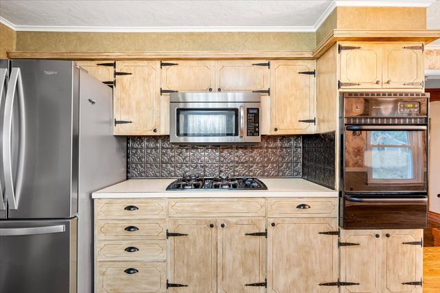 13723 E 56th Street N, Owasso, OK 74055