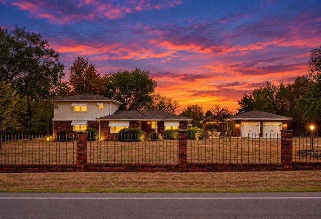 13723 E 56th Street N, Owasso, OK 74055
