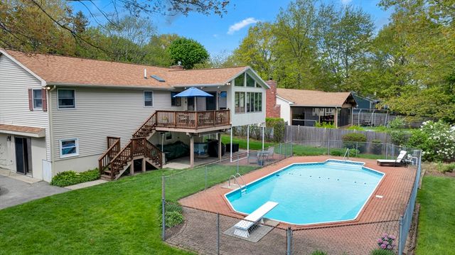 45 Lake St, Shrewsbury, MA 01545