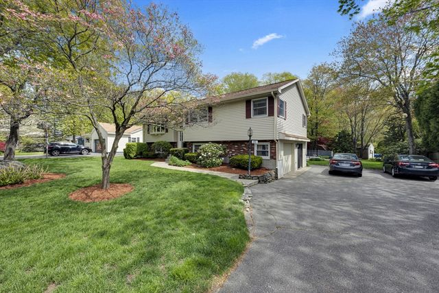 45 Lake St, Shrewsbury, MA 01545
