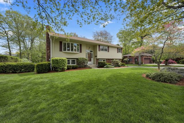 45 Lake St, Shrewsbury, MA 01545