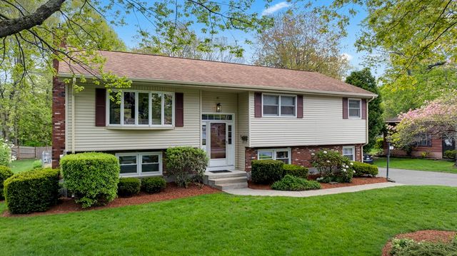 45 Lake St, Shrewsbury, MA 01545