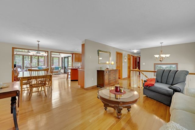 45 Lake St, Shrewsbury, MA 01545