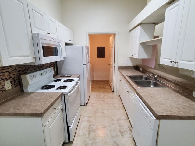5903 WILLOW RIDGE DRIVE 203, Zephyrhills, FL 33541