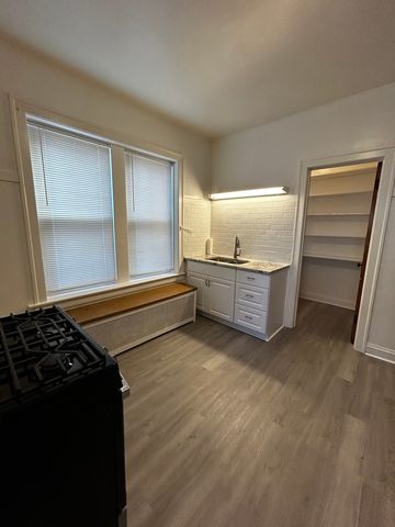1740 W Garfield Boulevard 1, Chicago, IL 60609