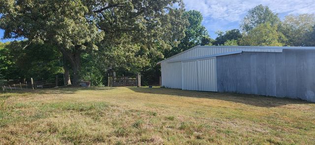 5849 Catholic Church Rd, Cedar Hill, TN 37032