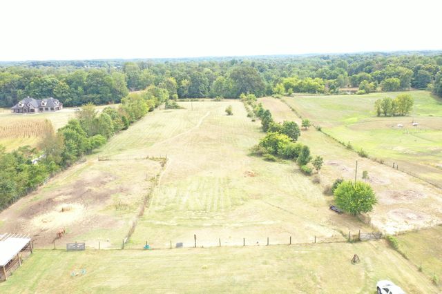 5849 Catholic Church Rd, Cedar Hill, TN 37032