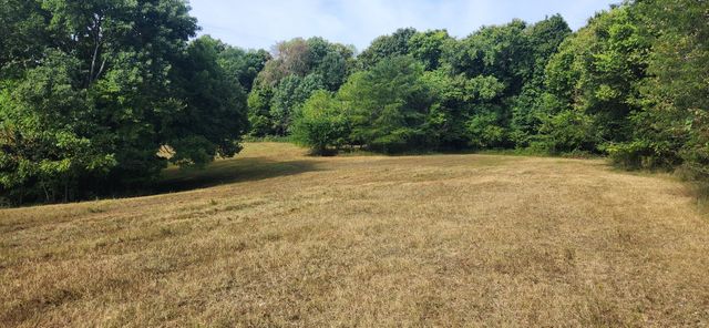 5849 Catholic Church Rd, Cedar Hill, TN 37032