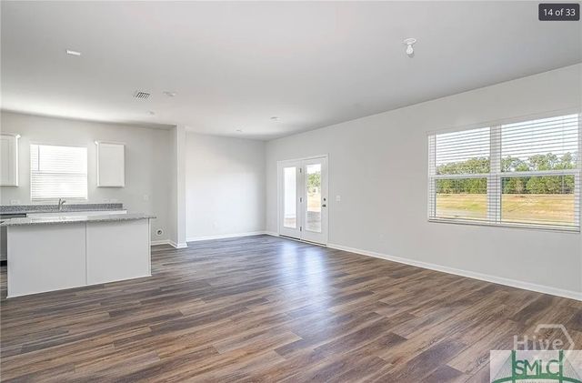 186 Crosstown Avenue, Richmond Hill, GA 31324