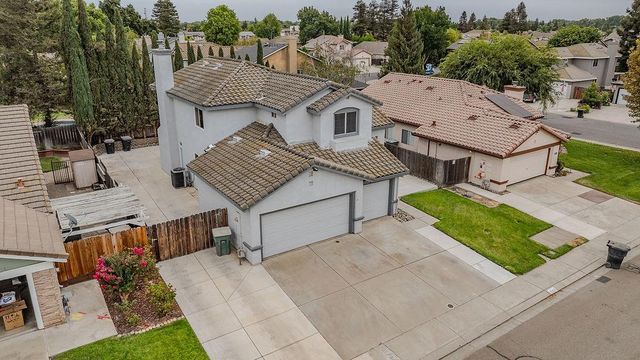 1066 Ruess Rd, Ripon, CA 95366