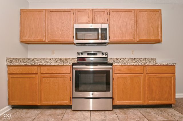 9875 Worthington Boulevard, Fishers, IN 46038